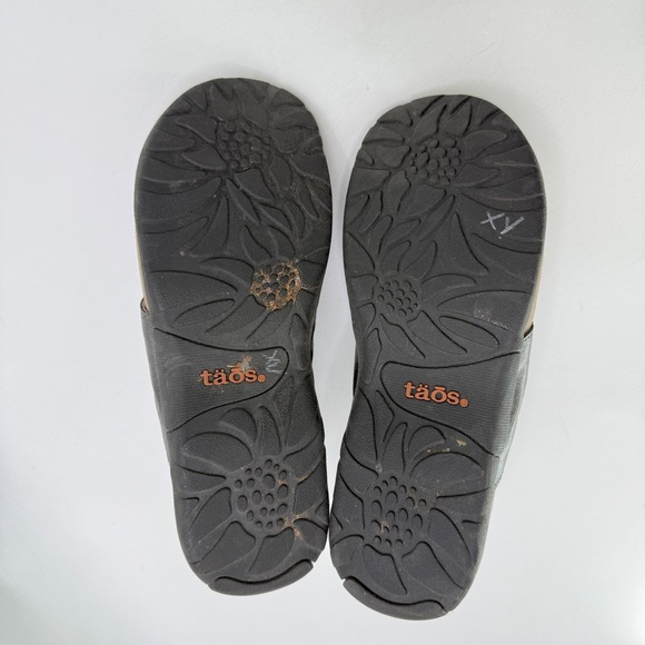 Taos Women's Silver Metallic Ruched Thong Sandals Comfort Size 7 - Picture 7 of 10